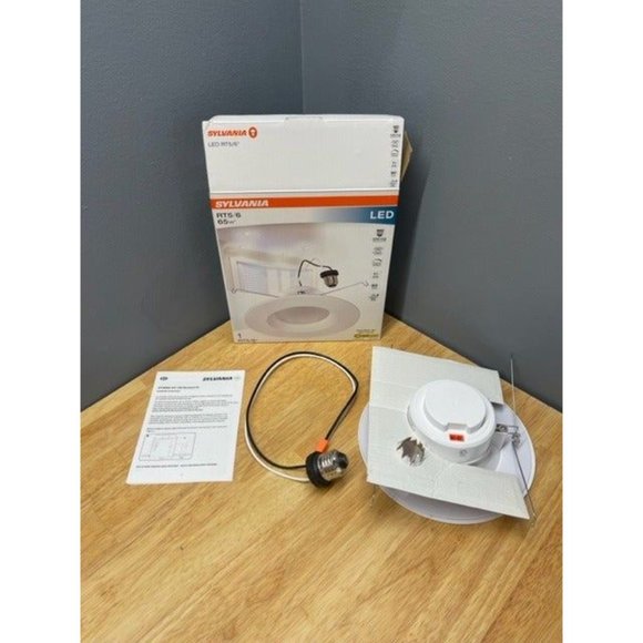 SYLVANIA 5/6" LED Recessed Lighting Downlight with Trim, Dimmable, 9W=65W, 675 L - Picture 2 of 2